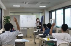 Ready for work program 座学進行中です。 Ready for work program 座学進行中です。